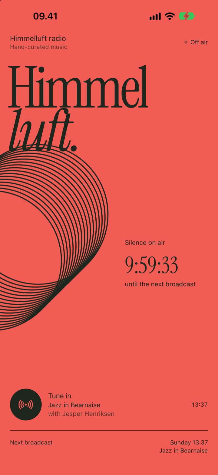 The same coral screen between programmes, with the big title back to Himmelluft. Instead of a song it says Silence on air above a large countdown, 9:59:33, and until the next broadcast. At the bottom a button with a radio-wave symbol reads Tune in, and the footer gives the next programme as Sunday 13:37, Jazz in Bearnaise.