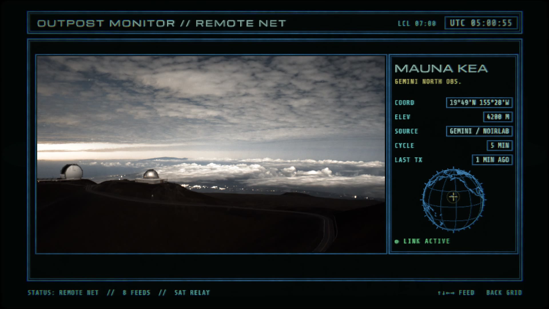 The outposts screen with the Mauna Kea feed enlarged: two telescope domes on a dark ridge above a sea of clouds at dusk. On the right, MAUNA KEA, GEMINI NORTH OBS., coordinates 19°49'N 155°28'W, elevation 4200 m, source Gemini / NOIRLab, cycle 5 min, last transmission 1 min ago, and a wireframe globe turned to the Pacific with a crosshair on Hawaii.